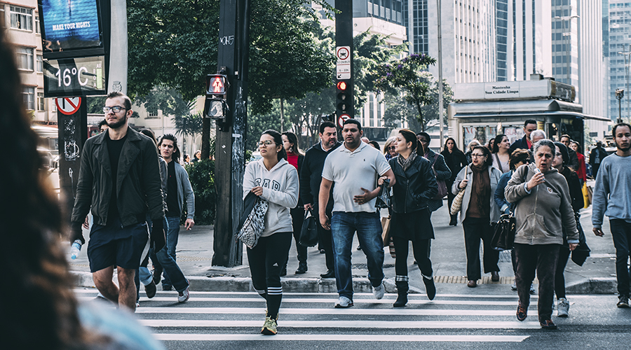 Internet of People. A primer on people tracking IoT technology